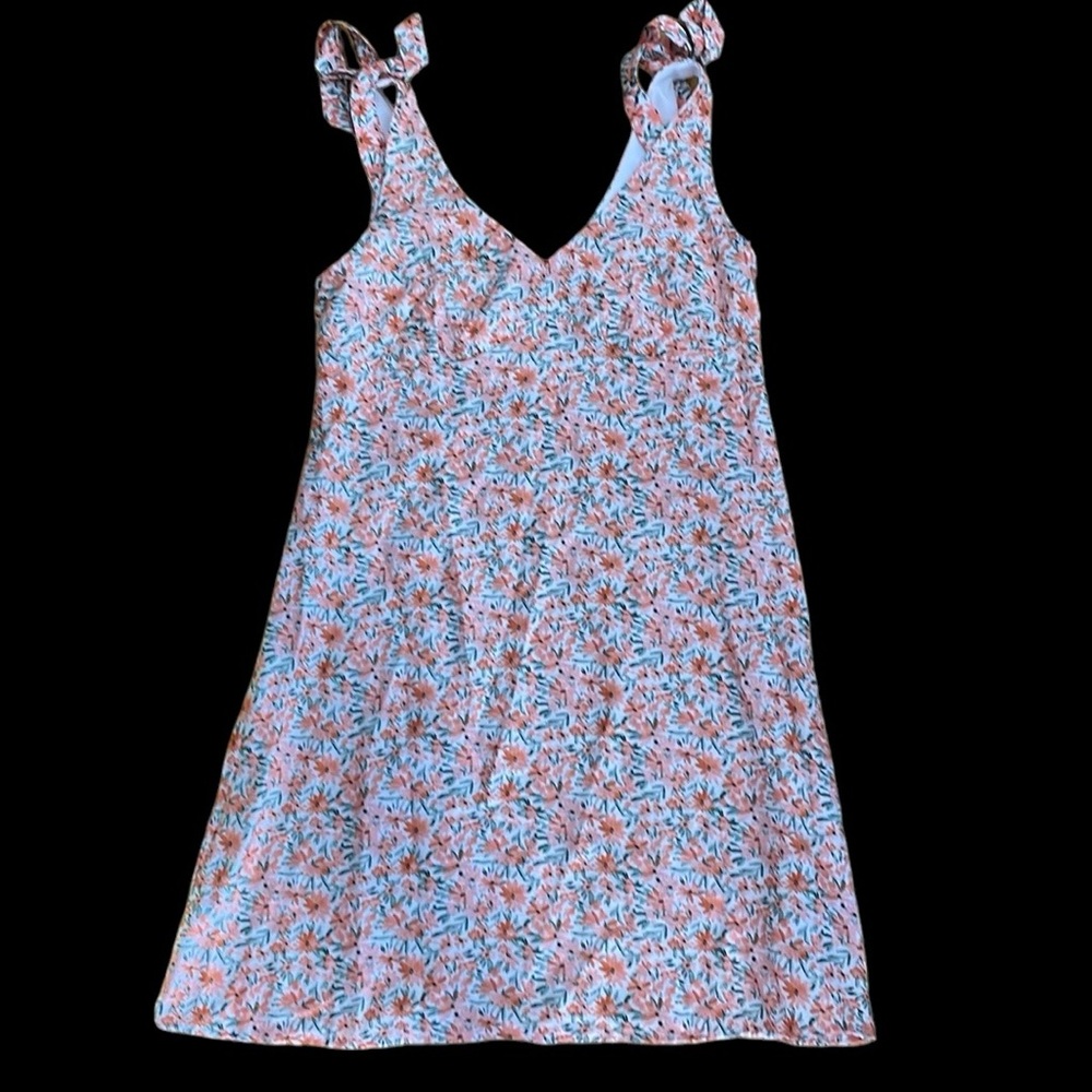 BCX sleeveless peach colored floral dress         Size Medium (NWT)